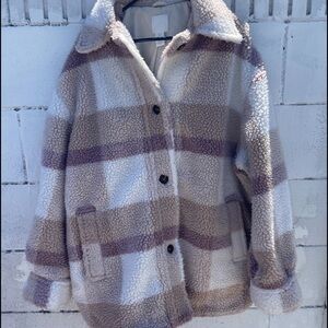 Very cozy and warm coat.